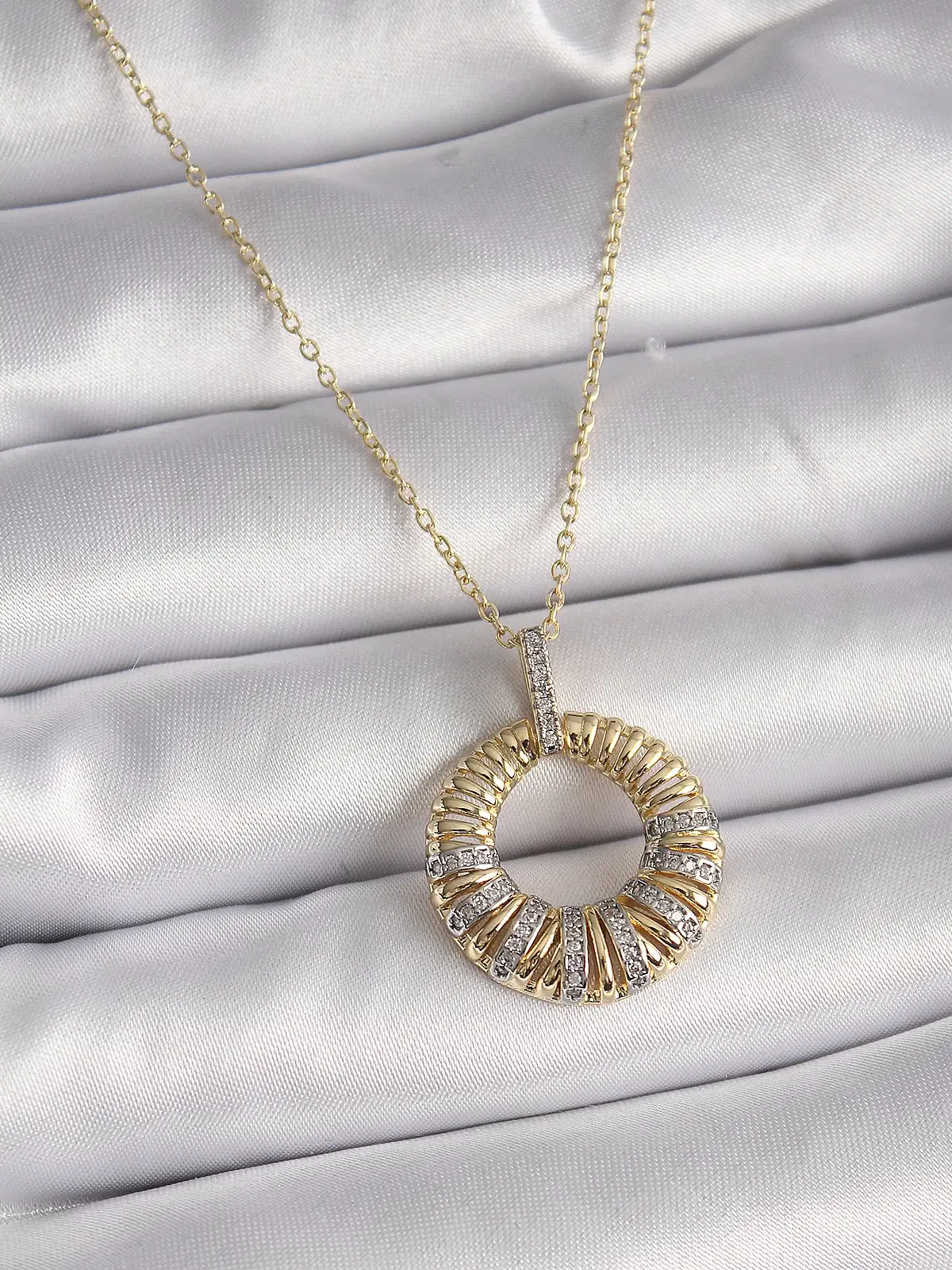 316L Çelik Gold Renk Zincir Gümüş Zirkon Taşlı Daire Model Kadın Kolye