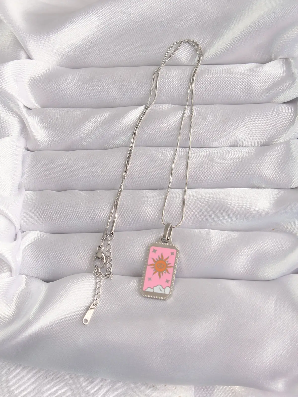 316L Çelik Gümüş Renk Pembe Mineli Güneş Model Tarot Kolye