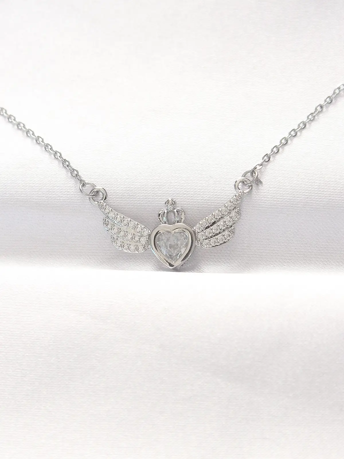 316L Çelik Silver Renk Zirkon Taşlı Kalpli Kanat Kolye