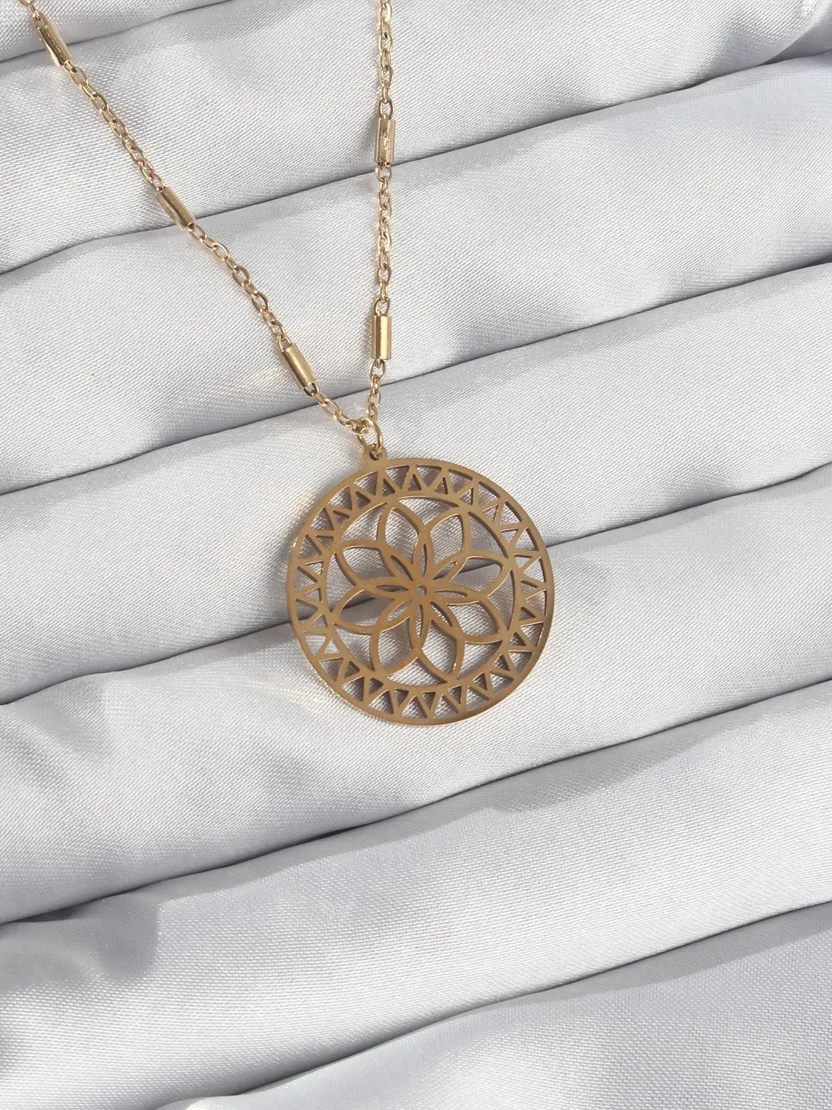 316L Çelik Zincir Gold Renk Lotus Model Kolye