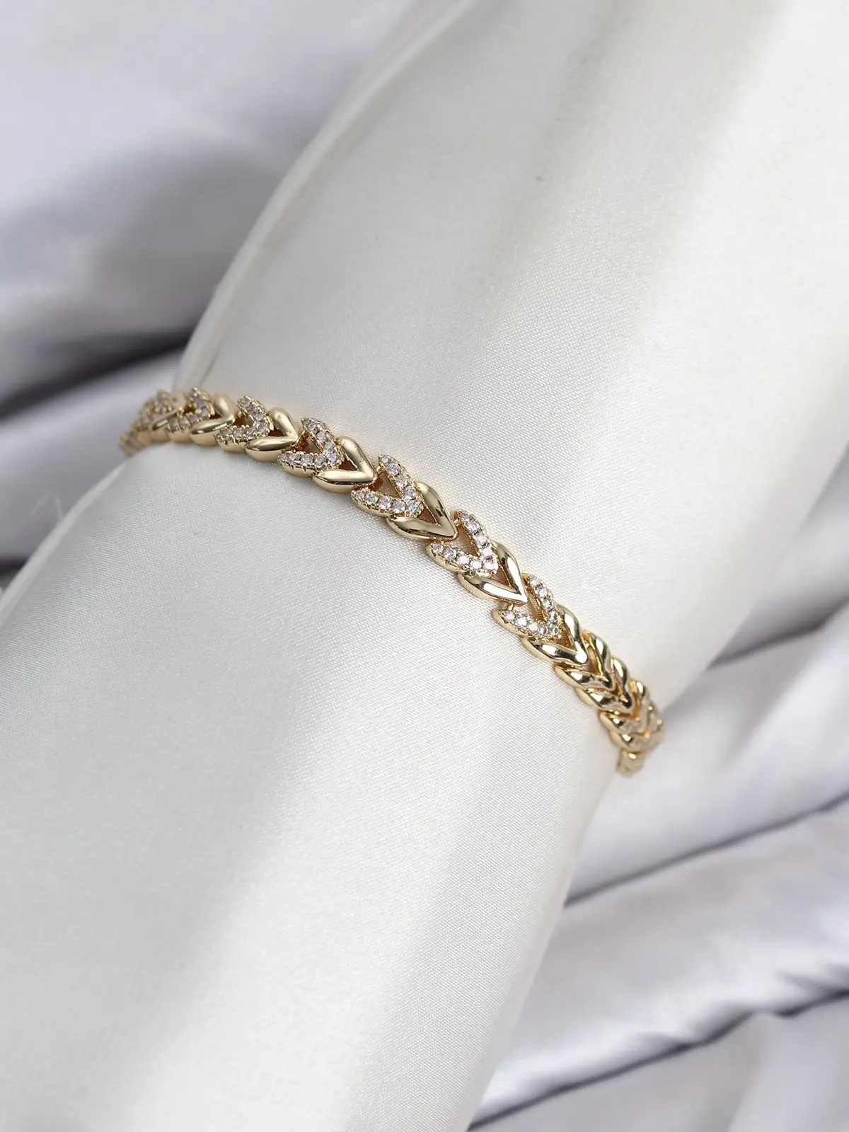 CM Model Zirkon Taşlı VIP Seri Gold Renk Pirinç Kadın Bileklik