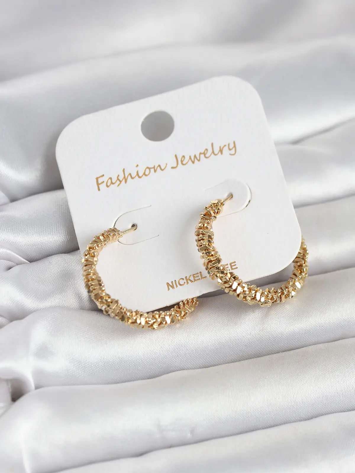 Gold Renk Pirinç Tırtık Model Kadın Küpe