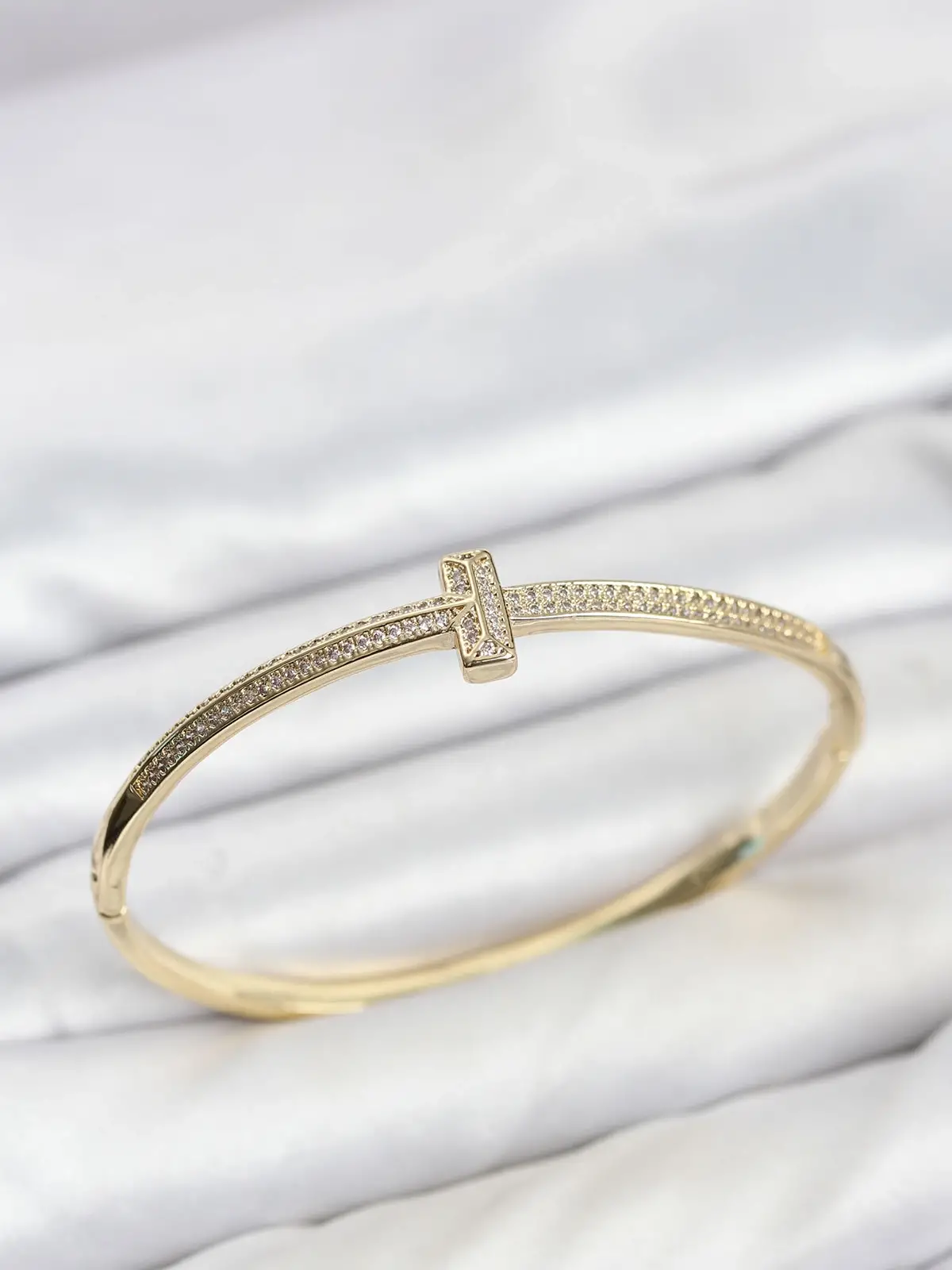 Gold Renk T Model Zirkon Taşlı Kadın Kelepçe Bileklik