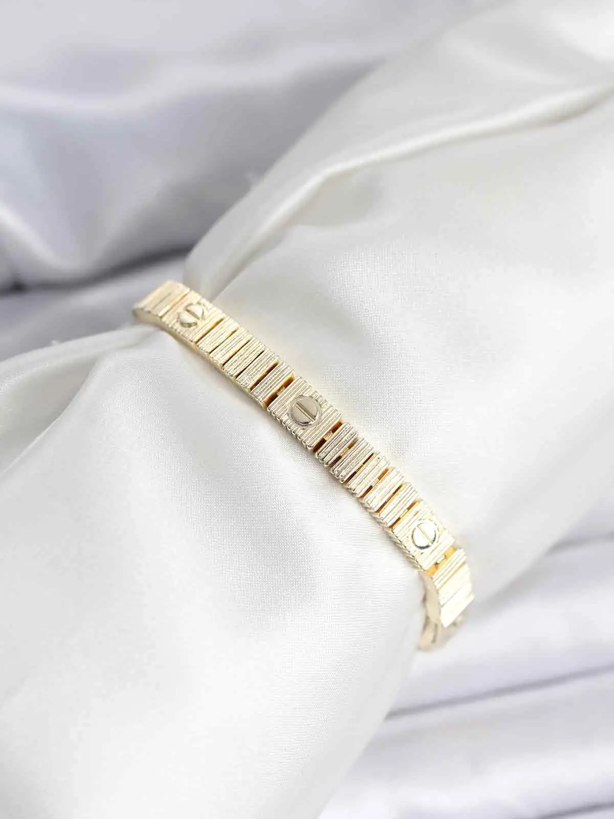 Gold Renk Vip Seri Bileklik