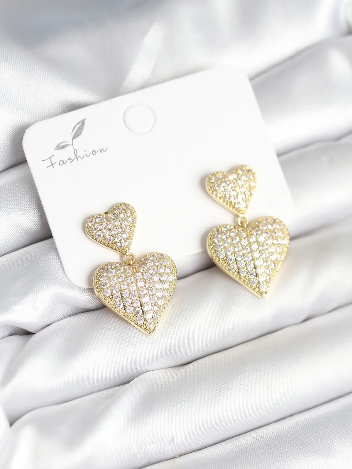Kalp Model Zirkon Taşlı Gold Renk Pirinç Kadın Küpe