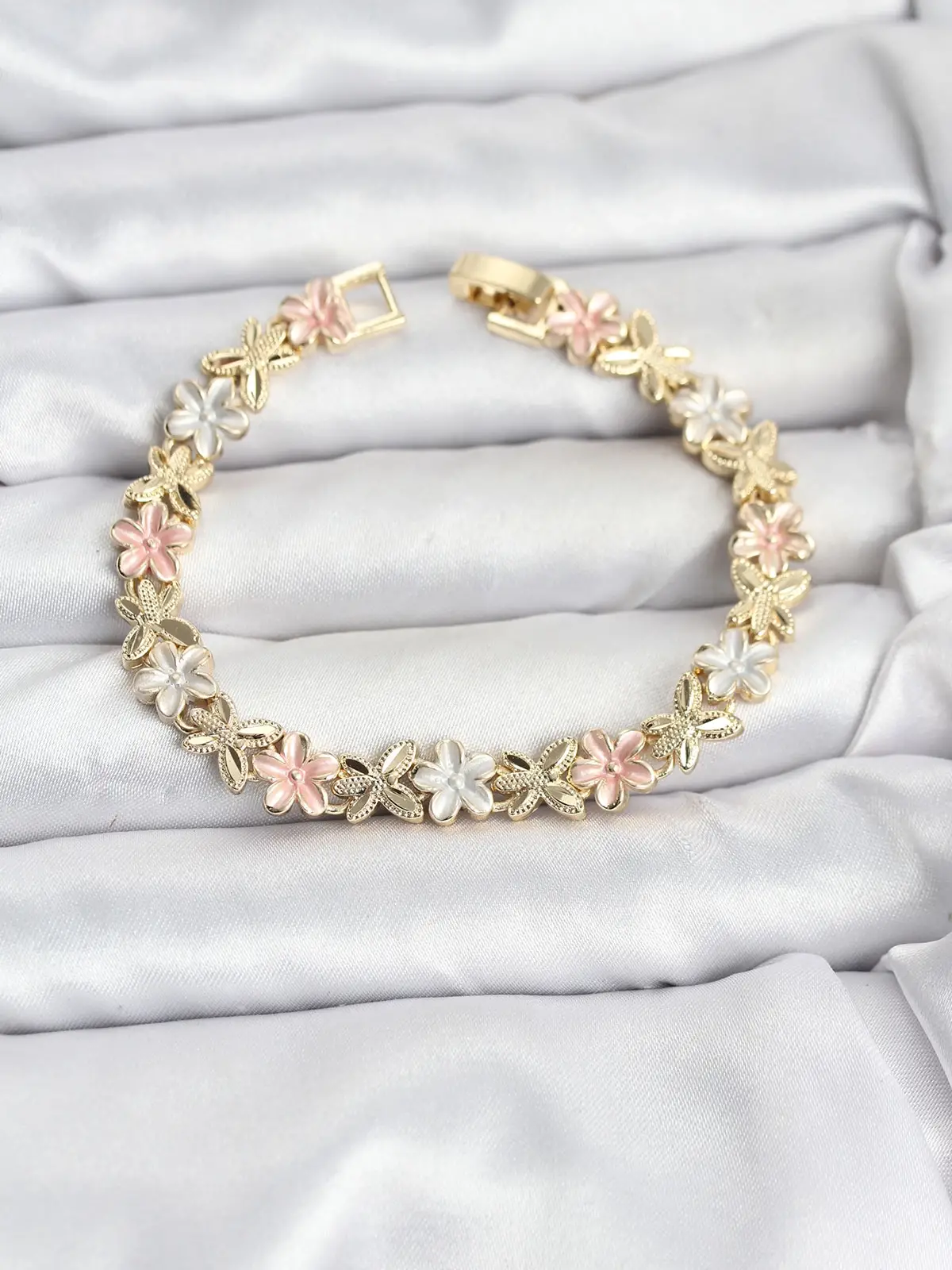 Lotus Model Pirinç Gold ve Pembe Renk Kadın Bileklik