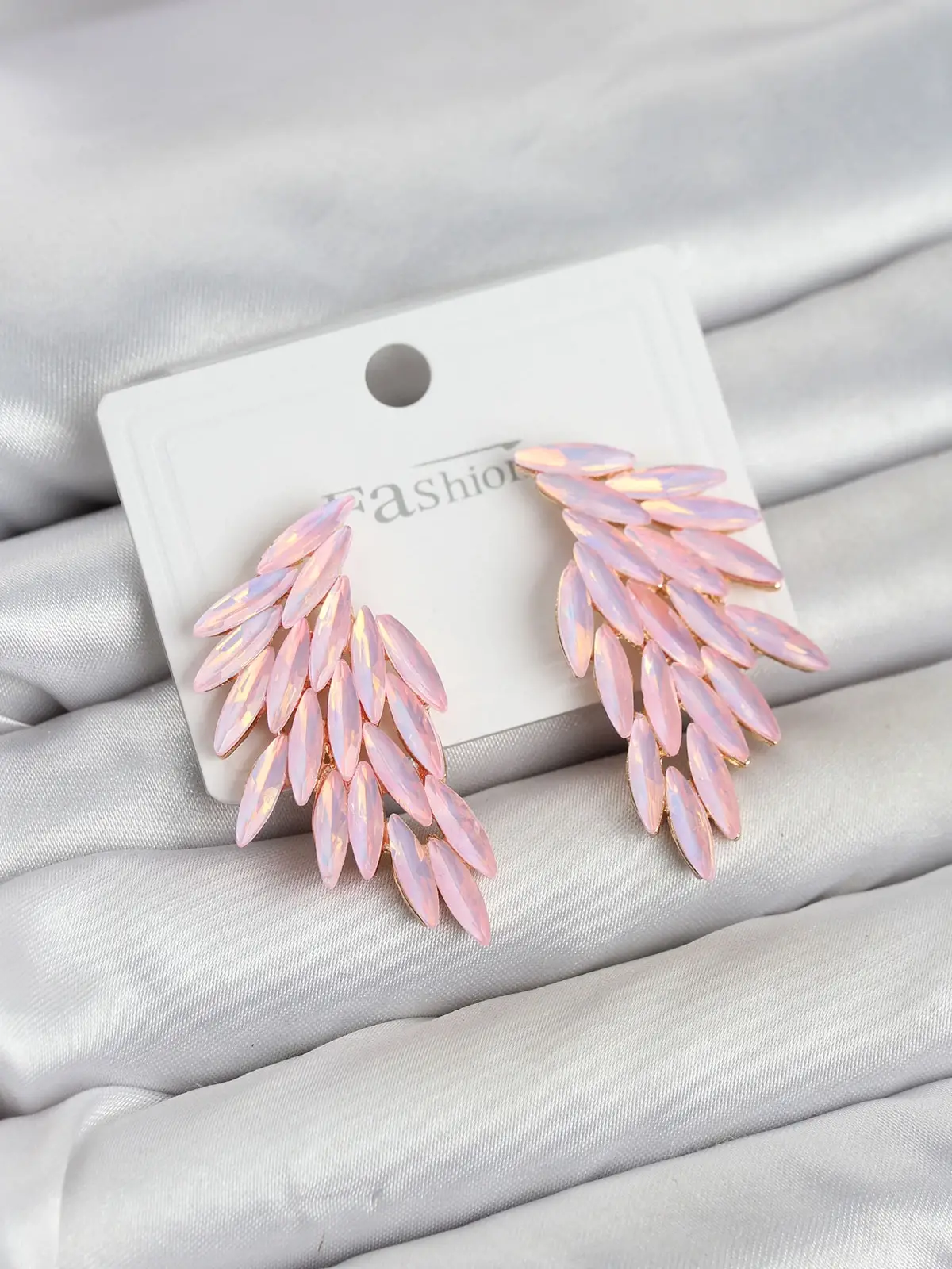Pembe Renk Kristal Taşlı Kanat Küpe