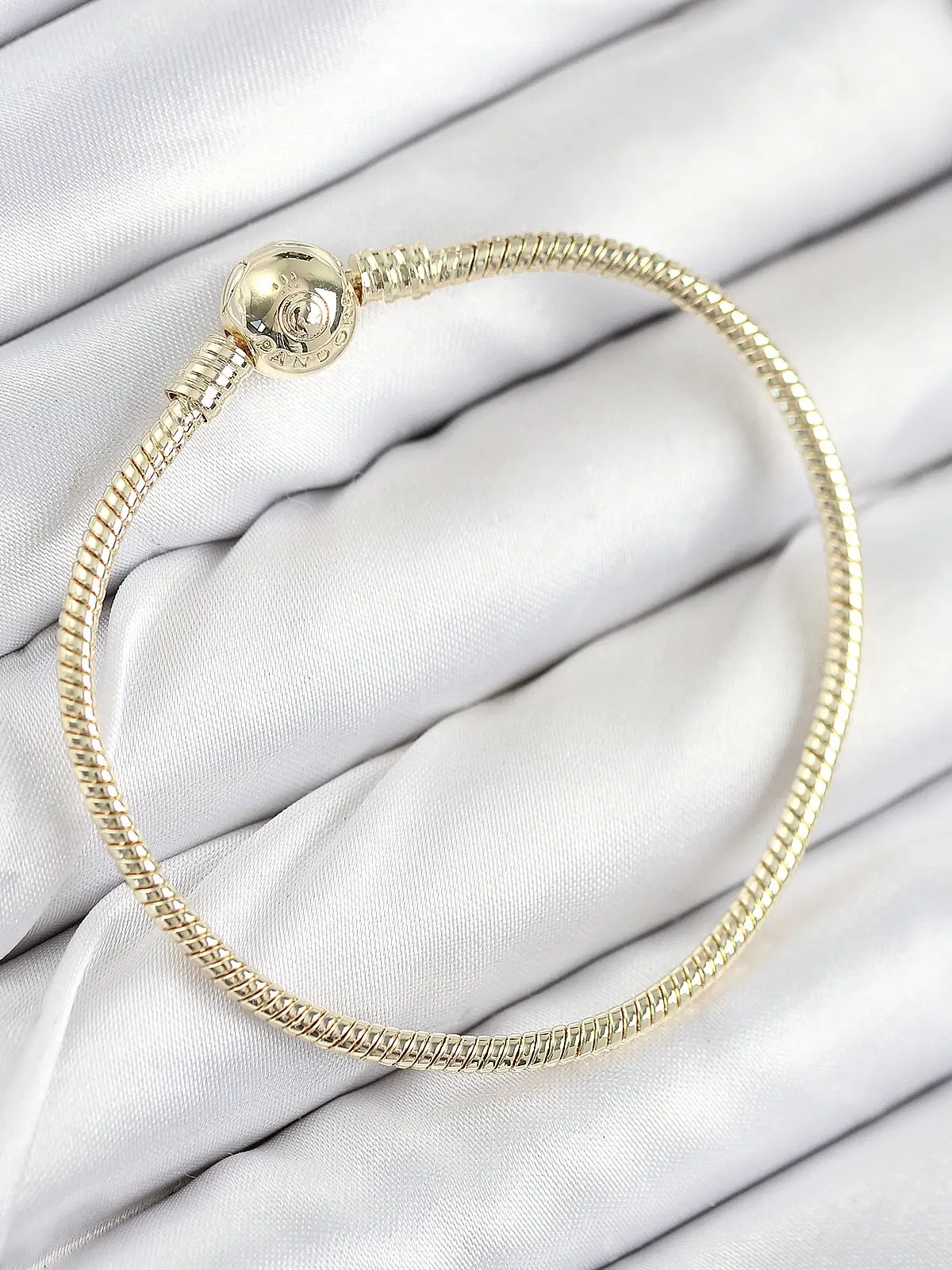 Pirinç Charm Topcuk Model Gold Renk Kadın Bileklik