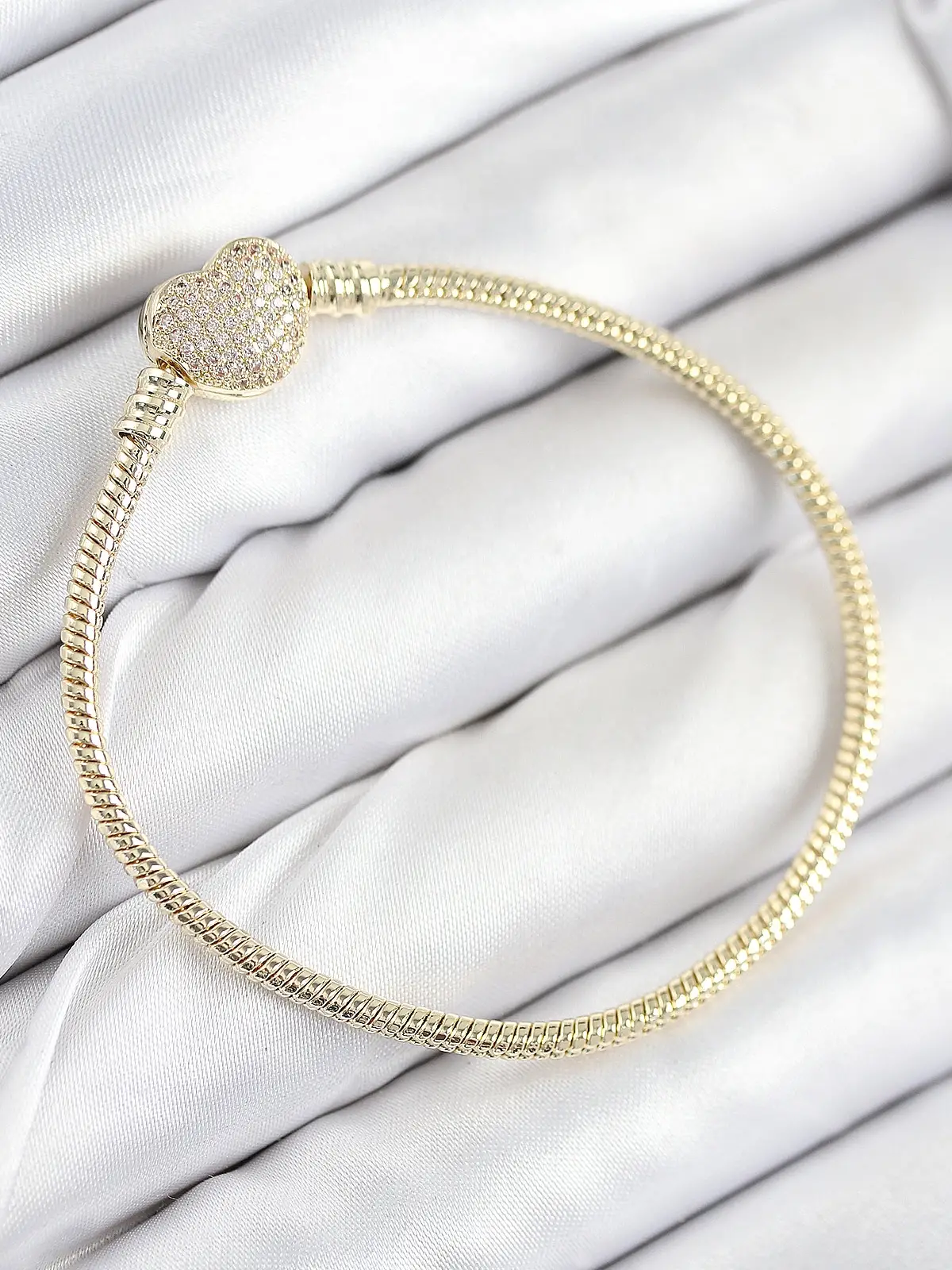 Pirinç Charm Zirkon Taşlı Kalp Model Gold Renk Kadın Bileklik