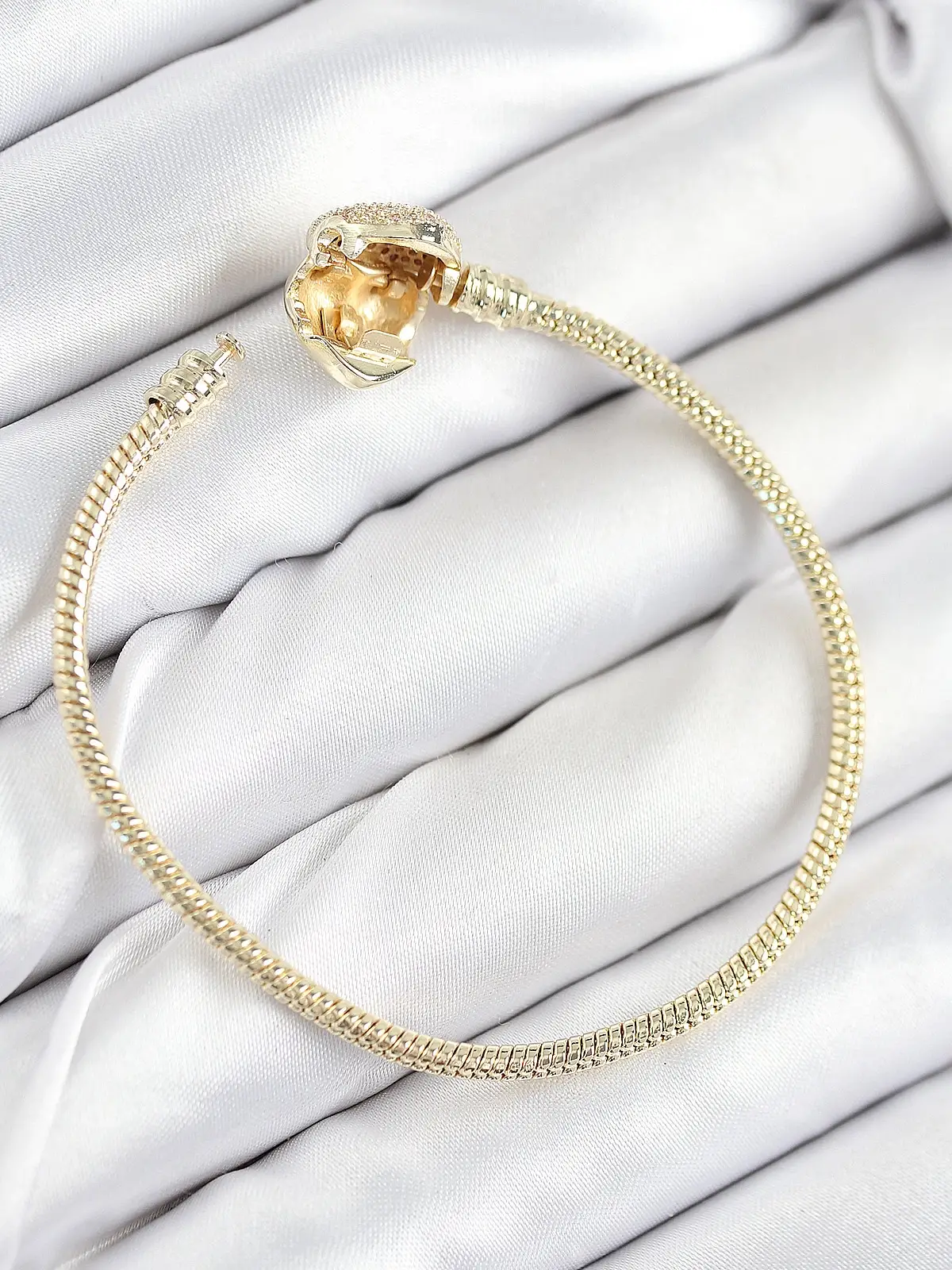 Pirinç Charm Zirkon Taşlı Kalp Model Gold Renk Kadın Bileklik