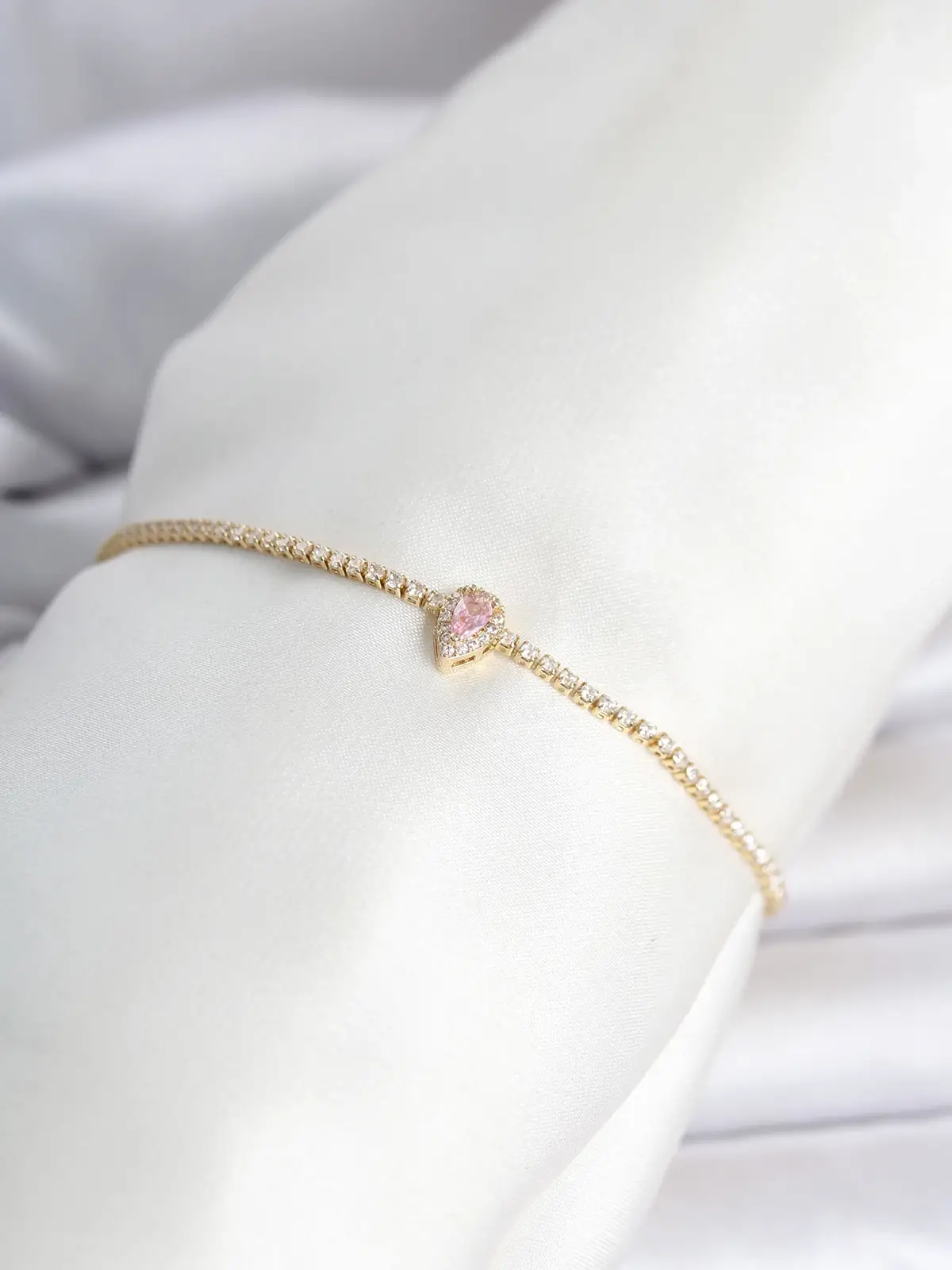 Pirinç Gold Renk Pembe Damla Model Su Yolu Kadın Bileklik