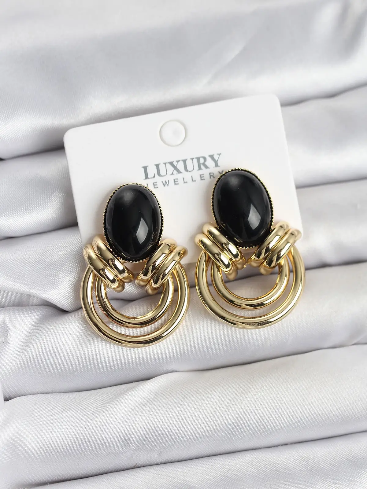Pirinç Gold Renk Siyah Taşlı Vintage Kadın Küpe