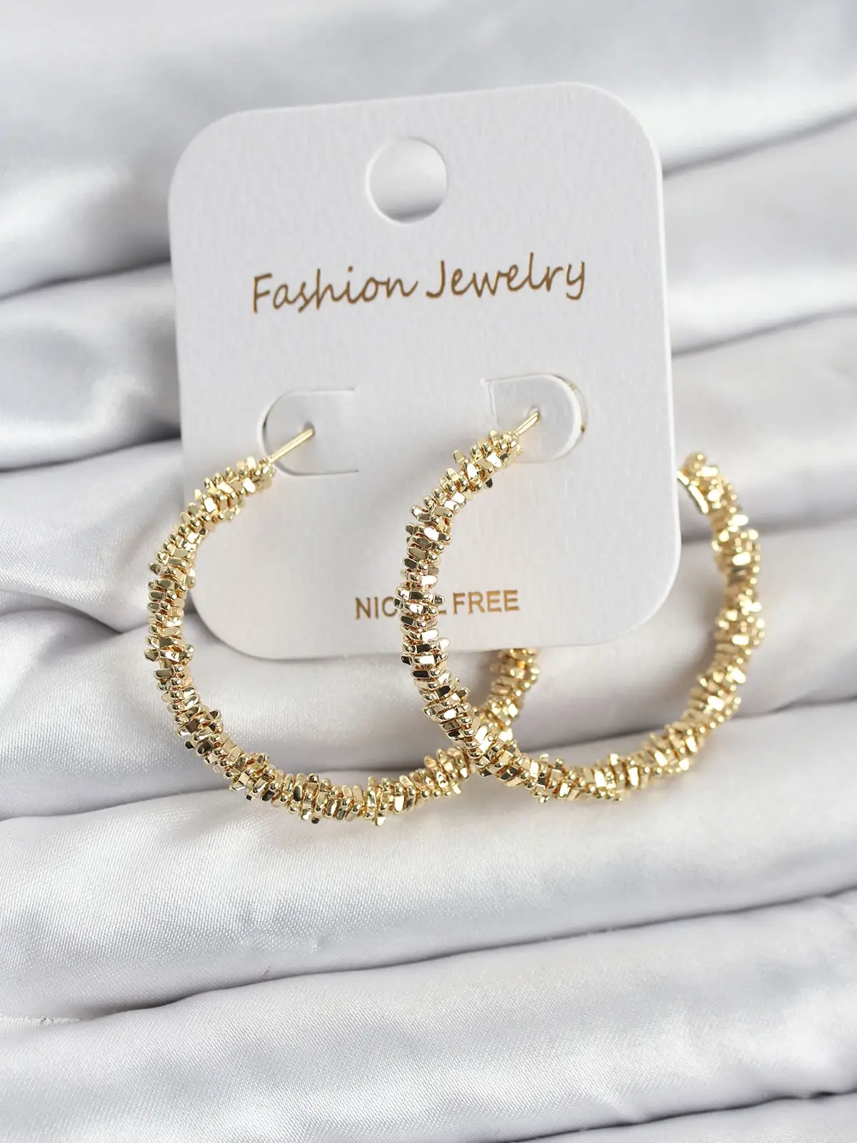 Pirinç Gold Renk Tırtıklı Halka Model Kadın Küpe