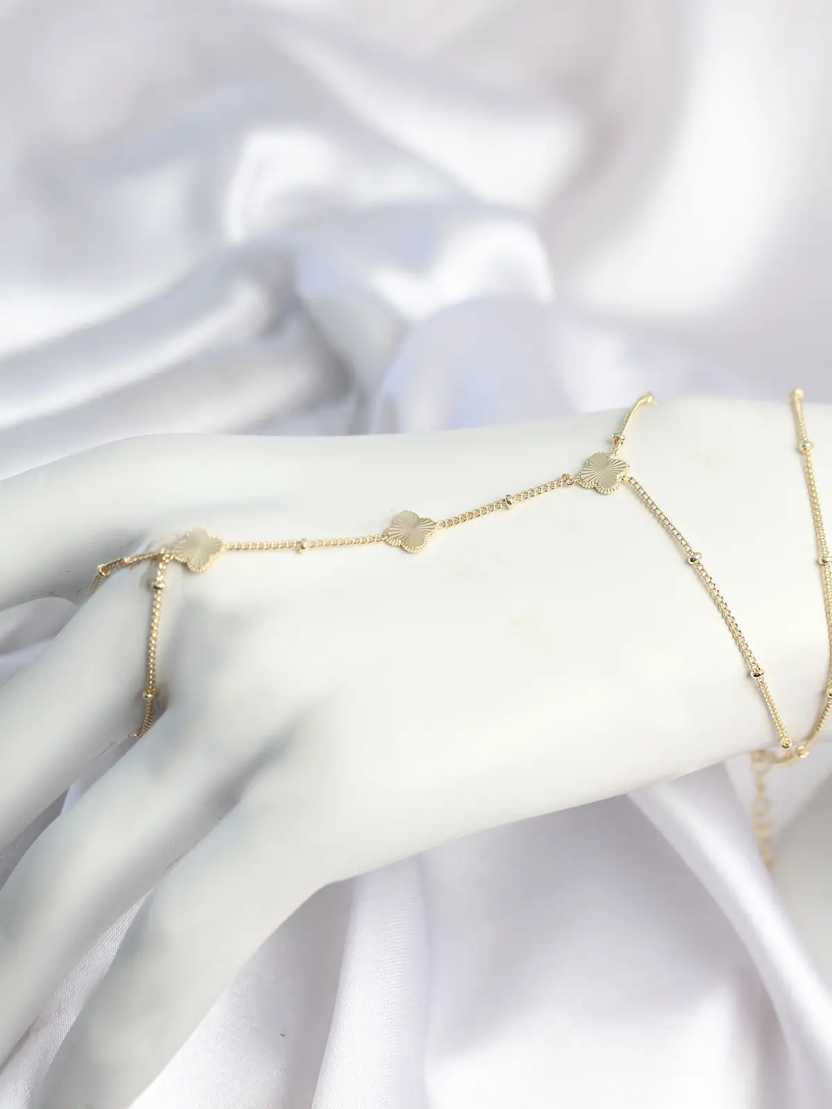 Pirinç Gold Renk Yonca Model Kadın Şahmeran
