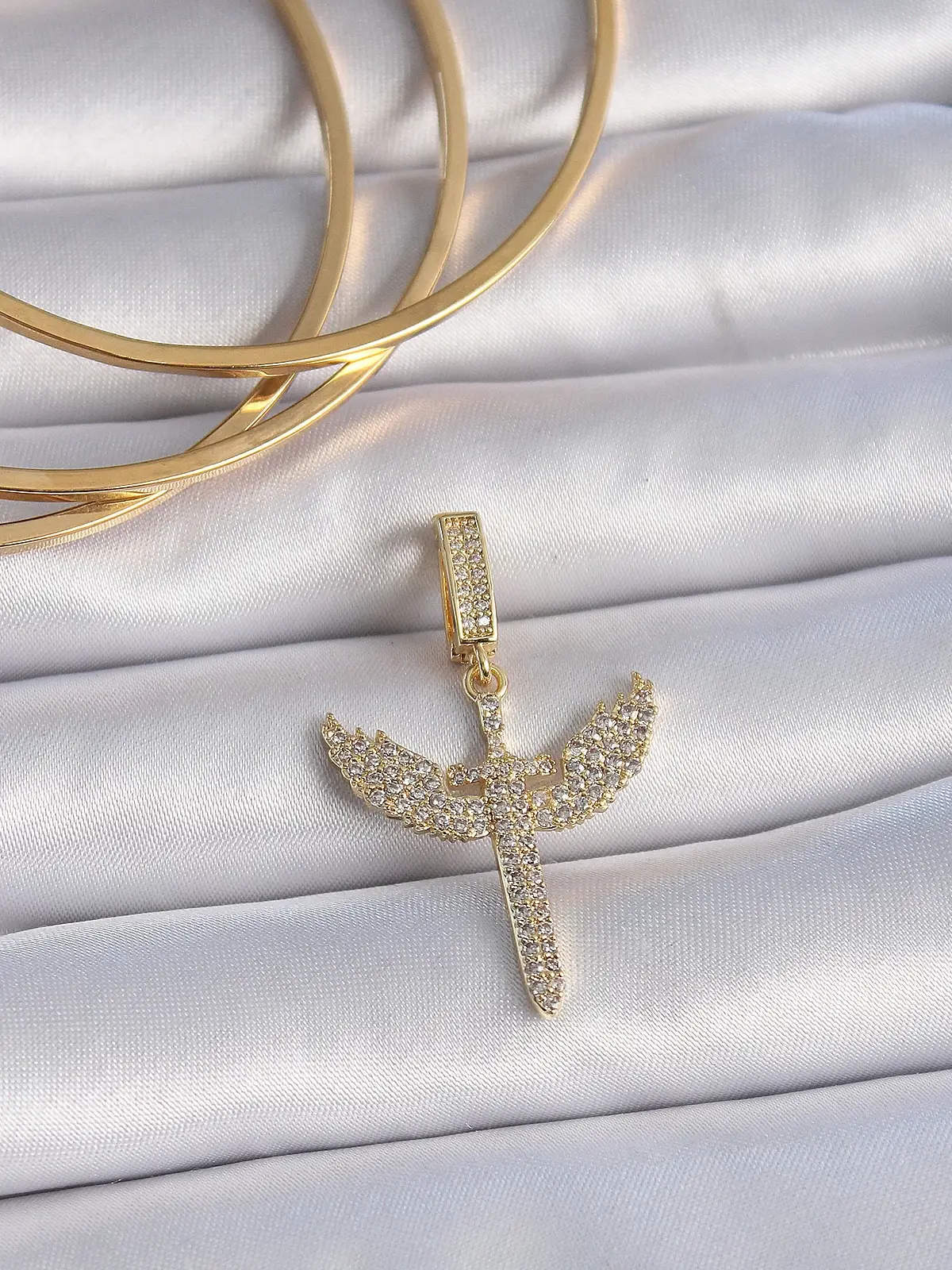 Pirinç Gold Renk Zirkon Taşlı Mikail Model Ajda Charm