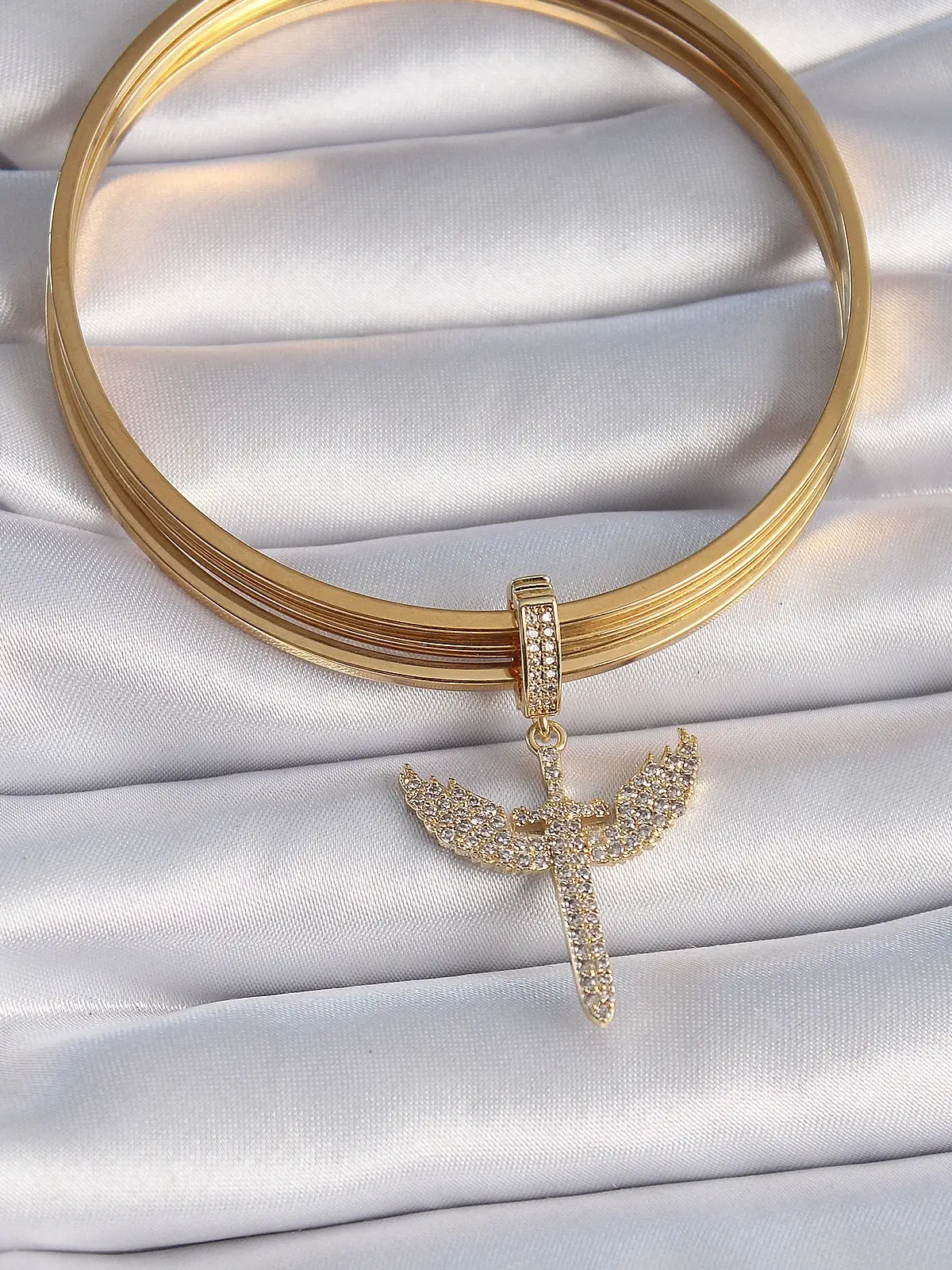Pirinç Gold Renk Zirkon Taşlı Mikail Model Ajda Charm