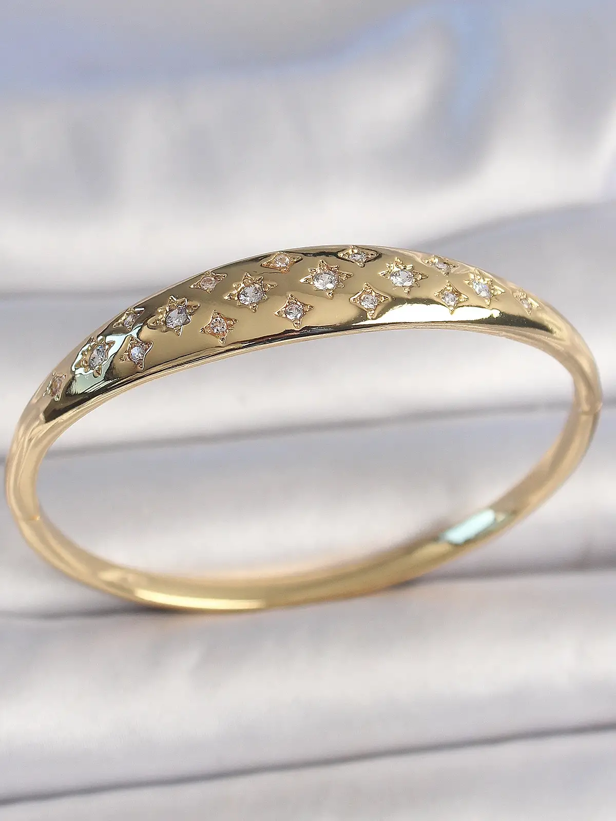 Pirinç Gold Renk Zirkon Taşlı Yıldız İşlemeli Kadın Kelepçe