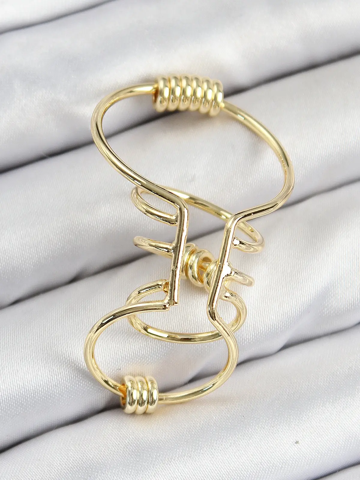 Pirinç Halkalı Model Gold Renk Kıkırdak Küpe