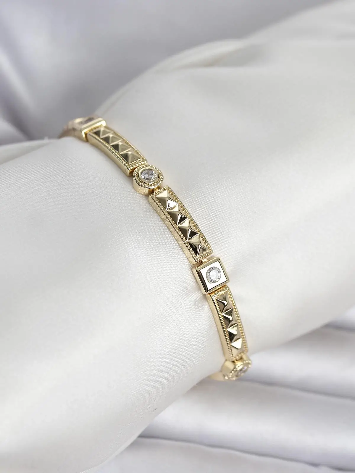 Xuping Punta Model Gold Renk Kadın Bileklik