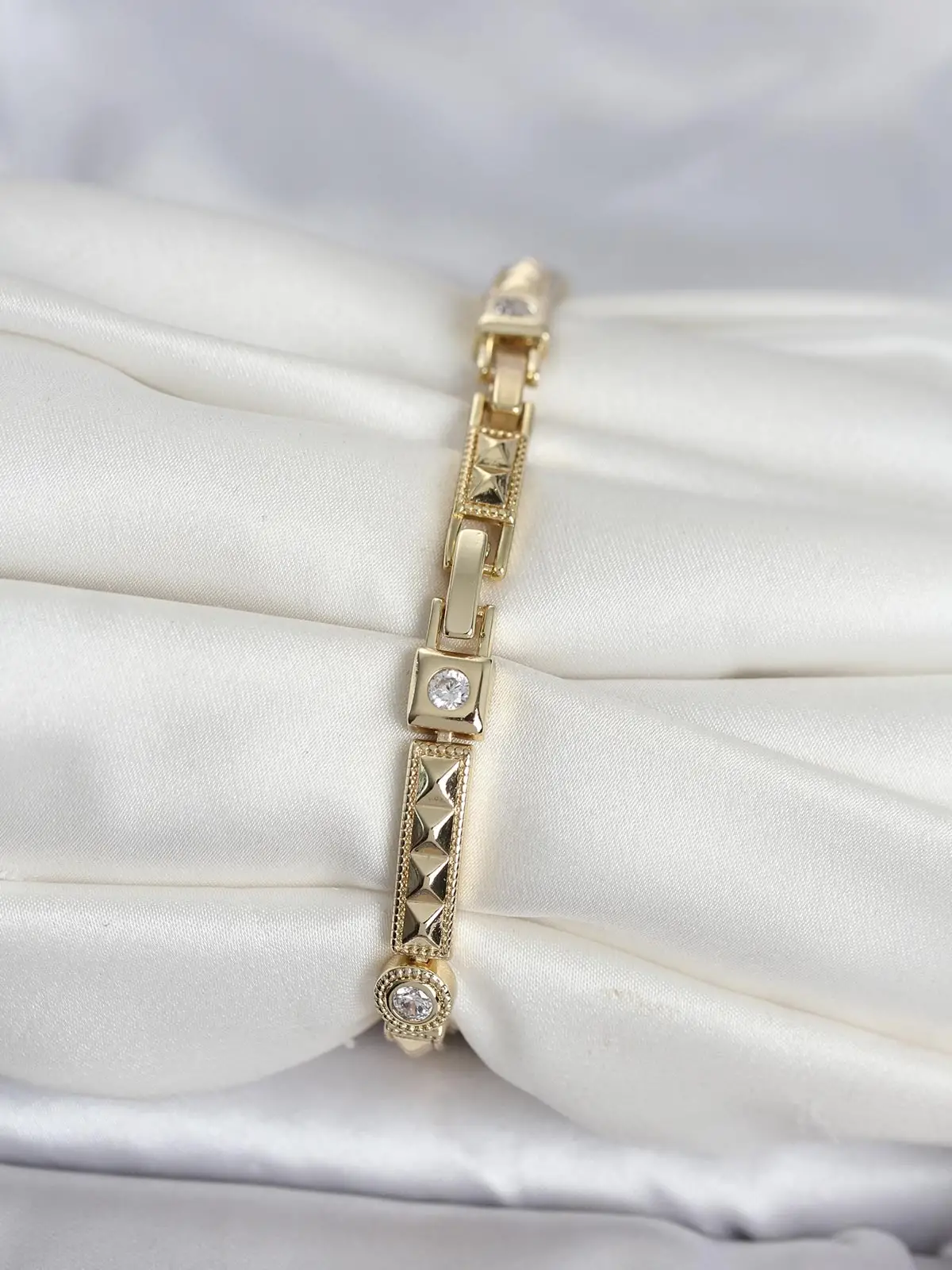 Xuping Punta Model Gold Renk Kadın Bileklik