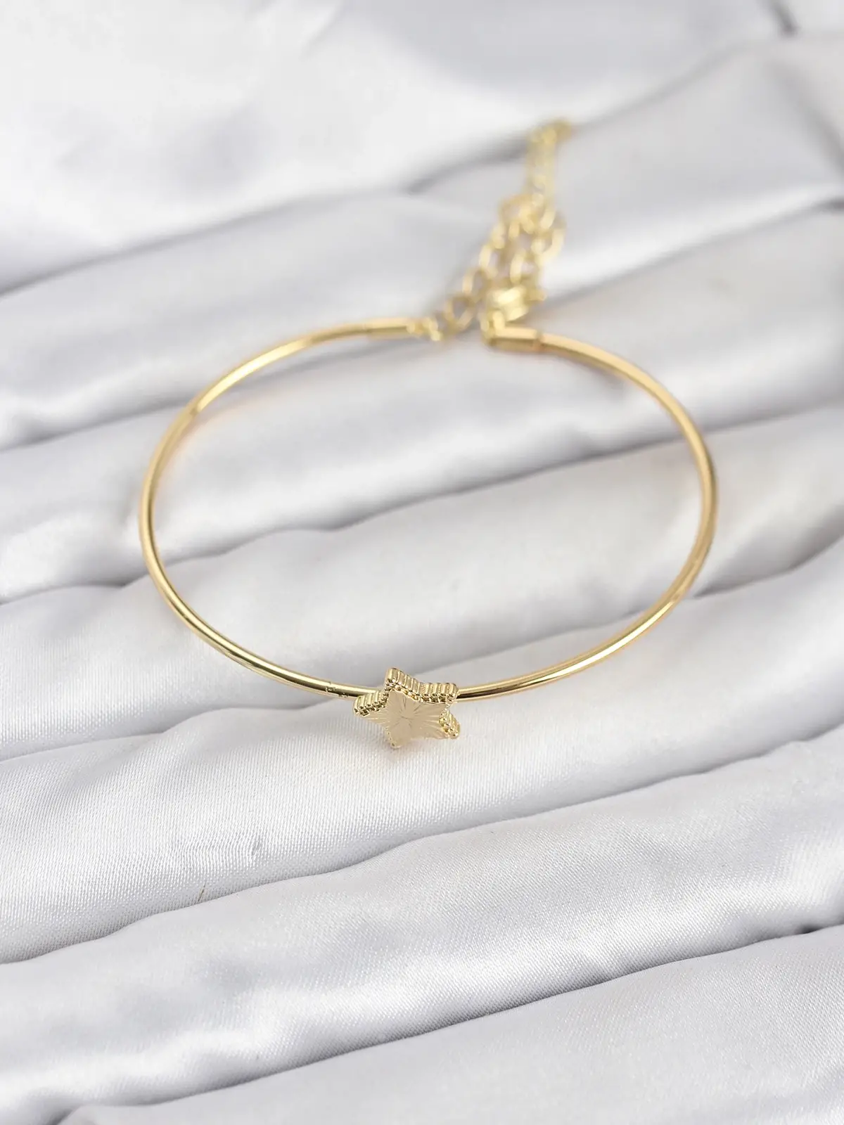 Yıldız Model Gold Renk Kadın Bileklik
