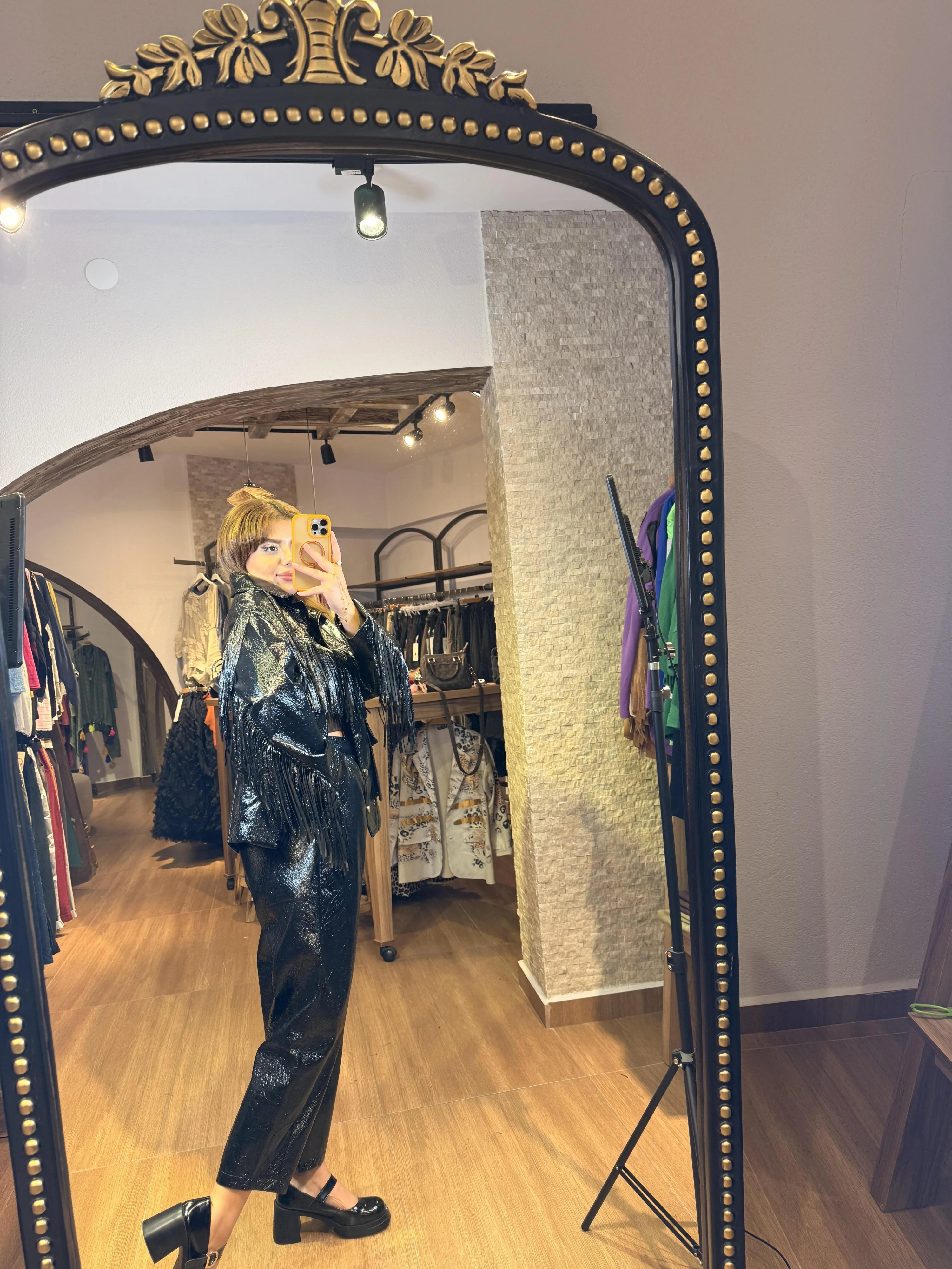 ESK PARLAK DERİ TAKIM