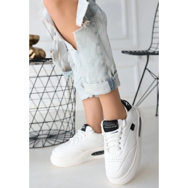 Chris Beyaz Cilt Siyah Detaylı Bağcıklı Spor Ayakkabı