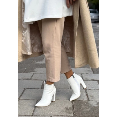 Loora Beyaz Rugan Desenli Topuklu Bot