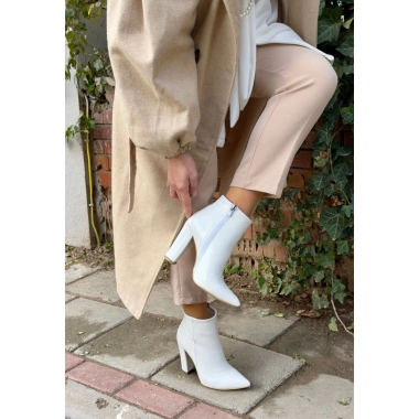 Loora Beyaz Rugan Desenli Topuklu Bot