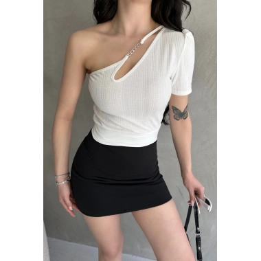 Tek Omuz Zincir Detaylı Crop Bluz