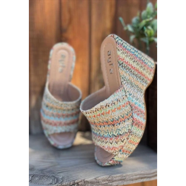 Tlay Kilim Desenli Dolgu Topuk Terlik