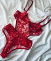 Kırmızı Kalpli Brode Balenli Kapsız Bodysuit