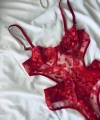 Kırmızı Kalpli Brode Balenli Kapsız Bodysuit