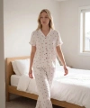 Kadın Çiçek Baskılı Pamuklı Soft Kumaş Düğmeli Pijama Takımı