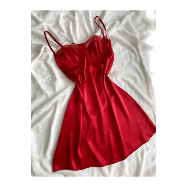 Göğüs Dantel Detaylı Kırmızı Saten Gecelik