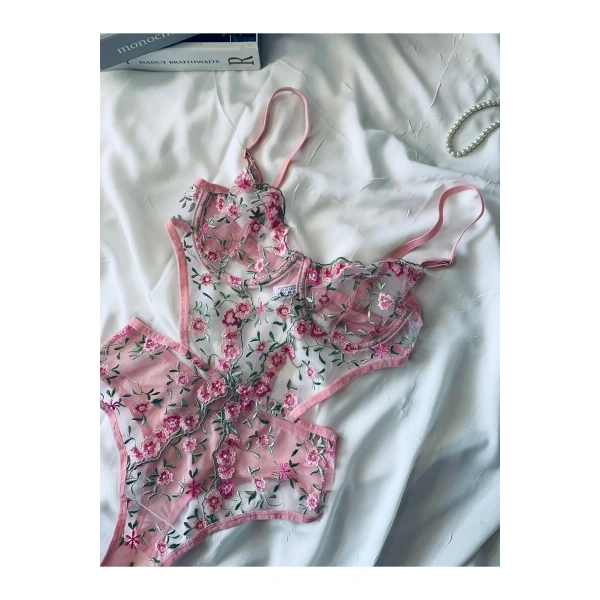 Pembe Çiçekli Brode Balenli Kapsız Bodysuit