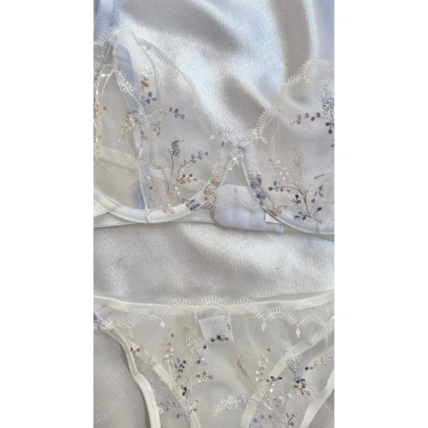 Beyaz Premium Sütyen Takımı - Transparan Çiçekli Tül İç Giyim Seti