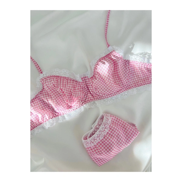 Petit Carré 4lü Kenarları Dantel Detaylı Saten Kapsız Balenli İç Çamaşırı Seti