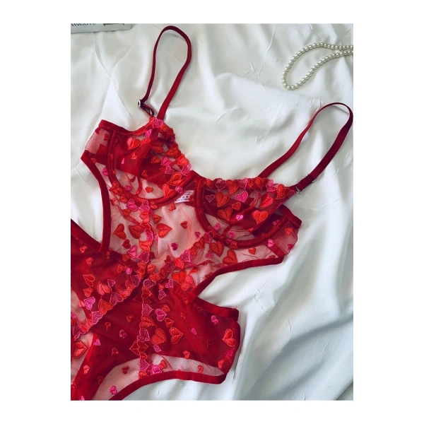 Yılbaşı Hediyesi Kırmızı Kalpli Brode Balenli Kapsız Bodysuit