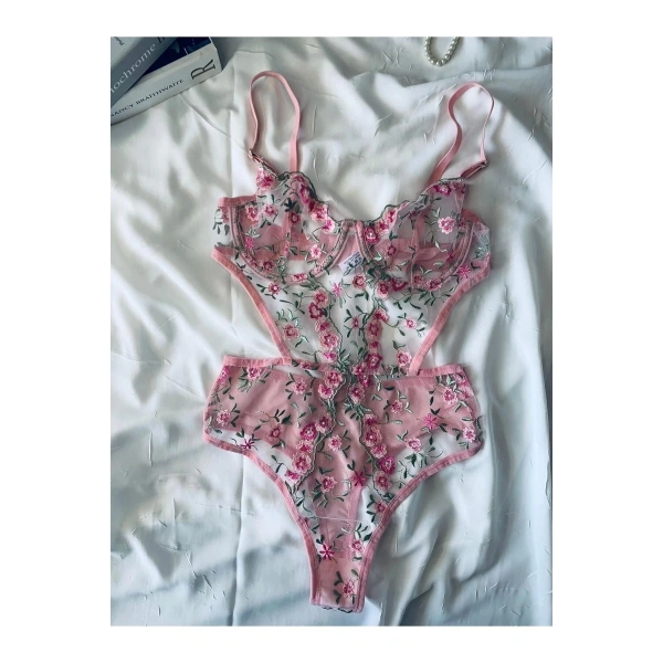 Pembe Çiçekli Brode Balenli Kapsız Bodysuit
