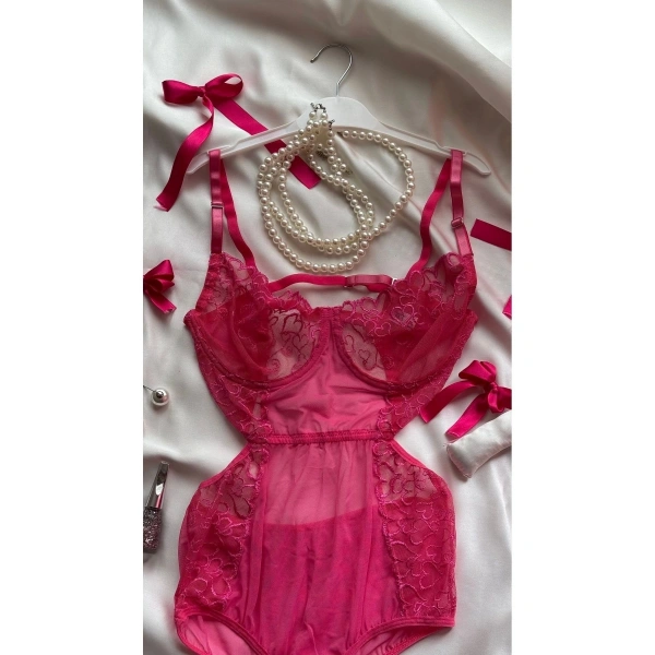 Amour Lace Bodysuit