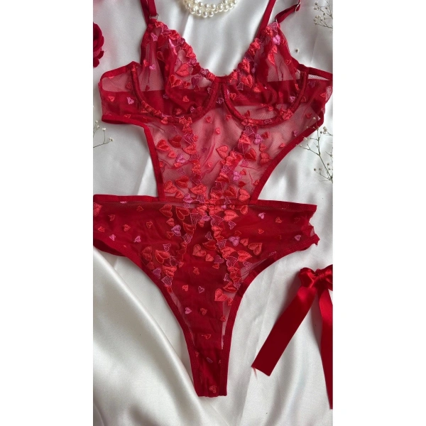 Yılbaşı Hediyesi Sevgililer Günü Özel Kırmızı Kalpli Brode Balenli Kapsız Bodysuit
