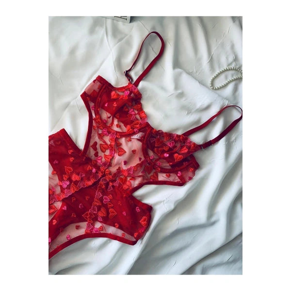 Kırmızı Kalpli Brode Balenli Kapsız Bodysuit