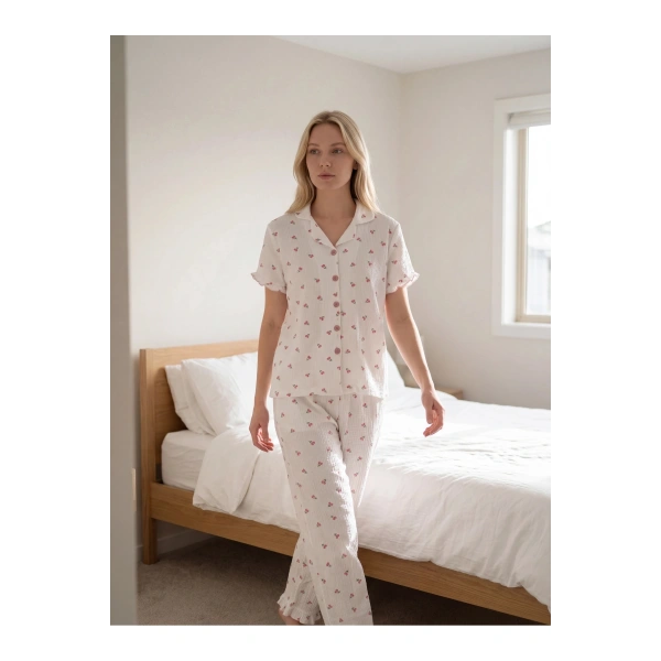 Kadın Çiçek Baskılı Pamuklı Soft Kumaş Düğmeli Pijama Takımı