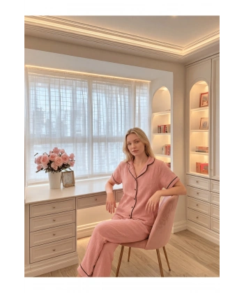 Kadın Pembe Pamuklu Yumuşak Doku Ultra Rahat Düğmeli Pijama Takım