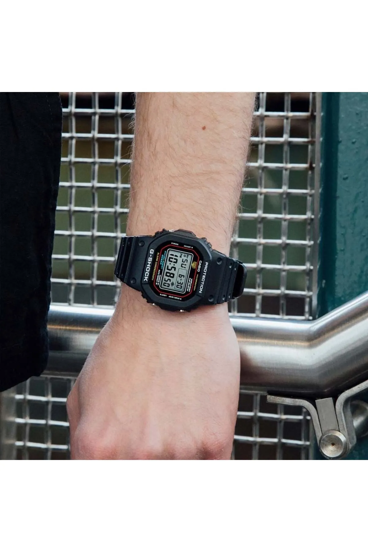 Casio DW-5600RL-1DR Kol Saati