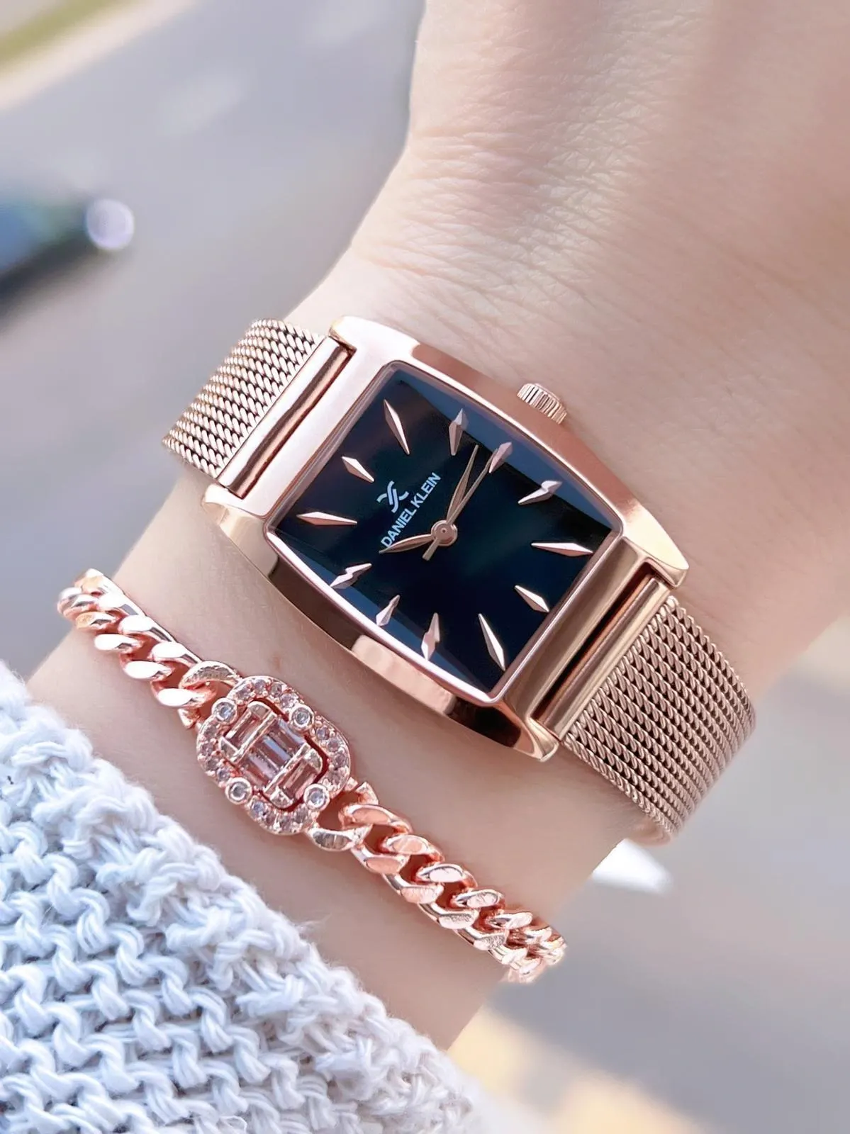 Daniel Klein Çelik Hasır Kordon 2 Yıl Garantili 3Atm Suya Dayanıklı Kadın Kol Saati+Bileklik B141196