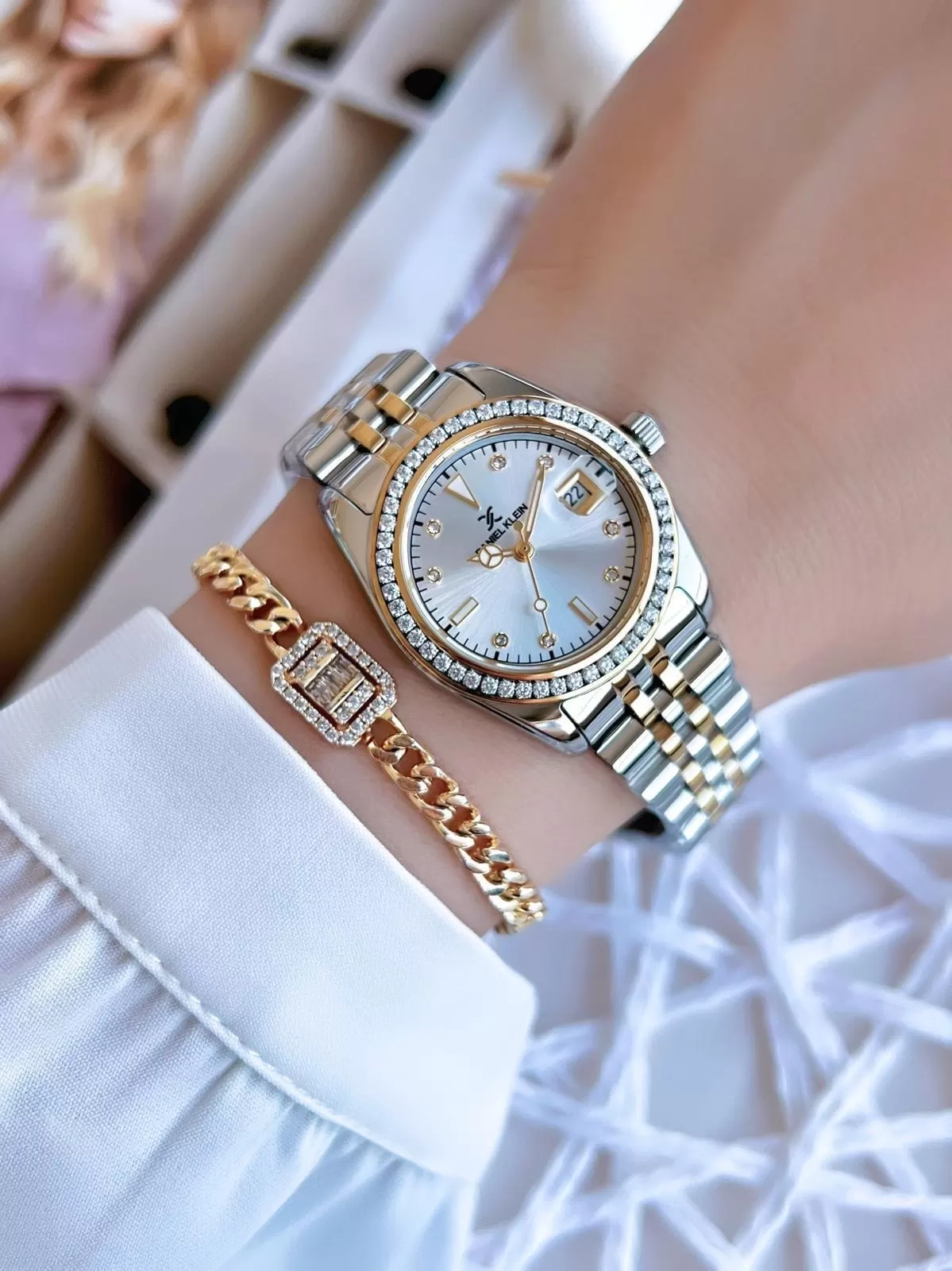 Daniel Klein Retro Mini Kasa Takvimli Seri 2Yıl Garantili 3Atm Dayanıklı Kadın Kol Saati BDK.13715.3
