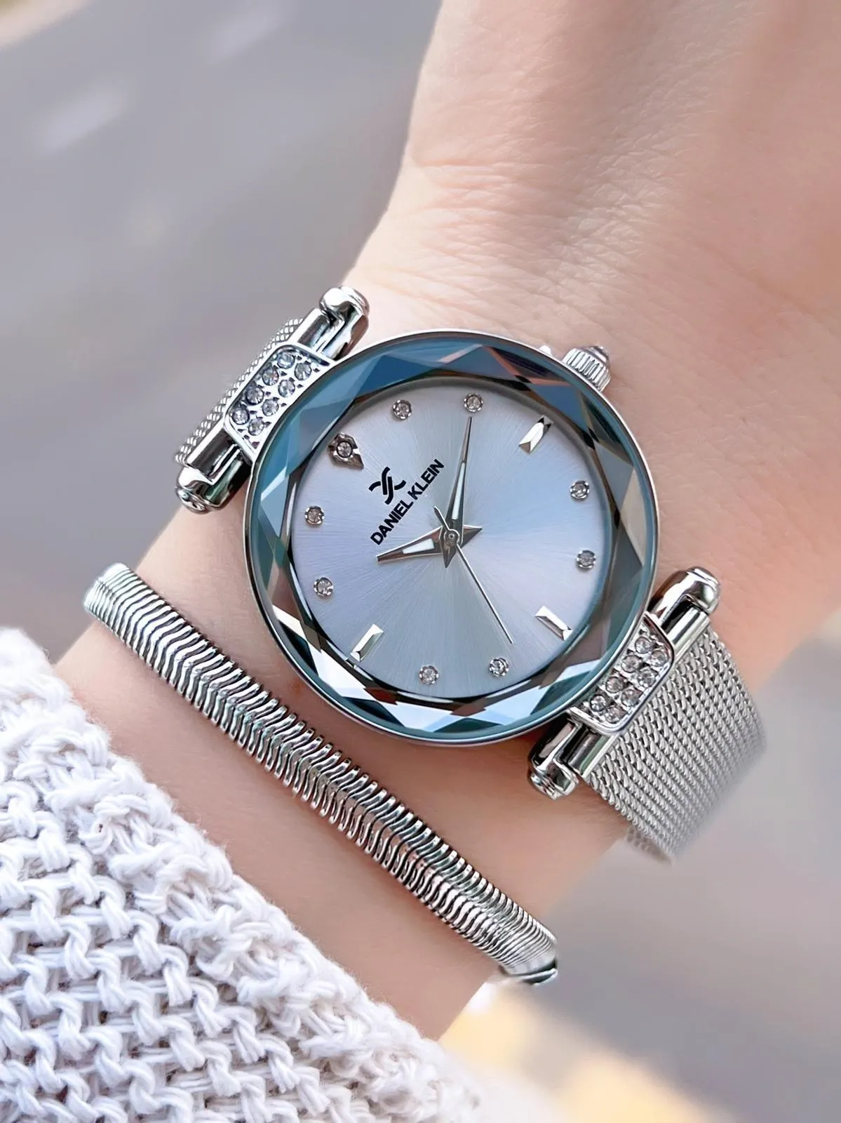 Daniel Klein Çelik Kordonlu 2 Yıl Garantili 3 Atm Suya Dayanıklı Kadın Kol Saati+Bileklik BF.10981.1