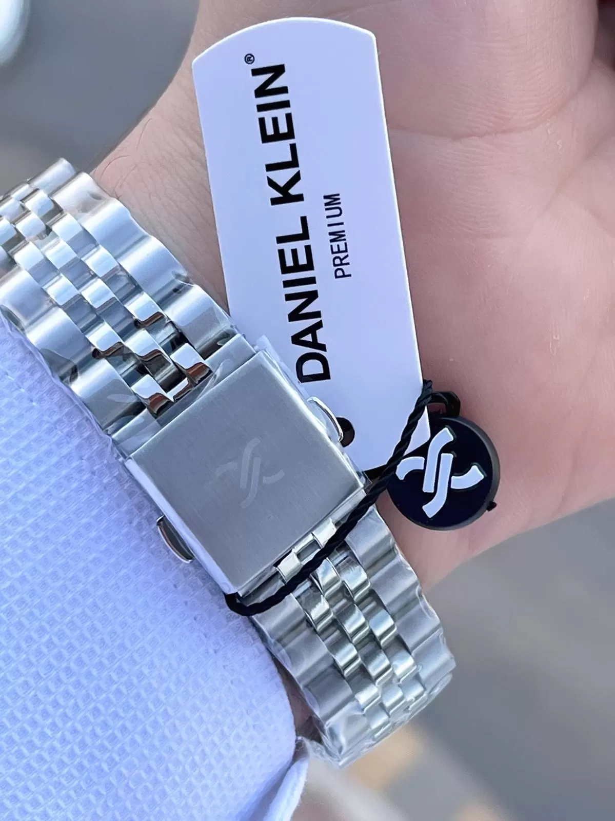 Daniel Klein Çelik Kordonlu Takvimli Kadran 3 Atm Suya Dayanıklı Erkek Kol Saati E.10873.3